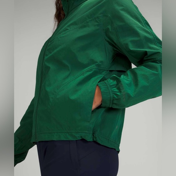 Lululemon Lightweight Hooded Jacket
Everglade Green - Picture 4 of 9